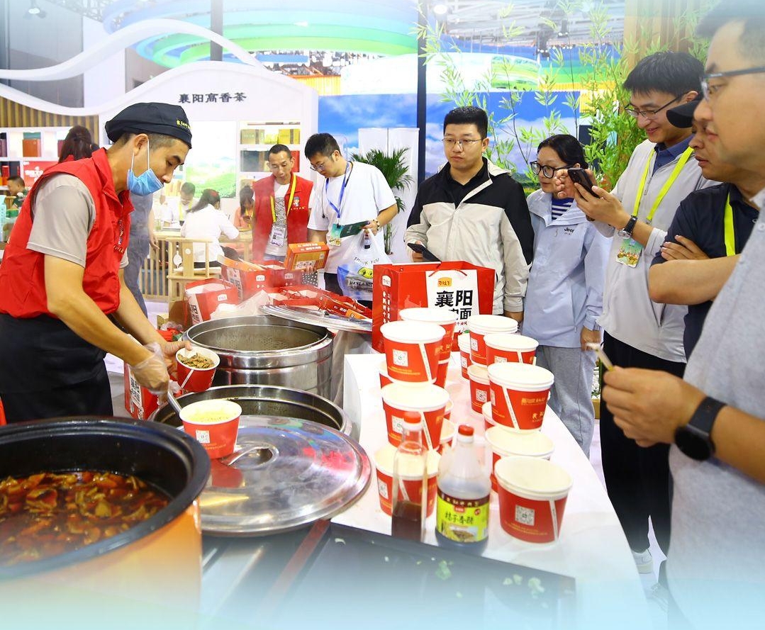 襄阳牛肉面首登丝博会 成美食爱好者新宠